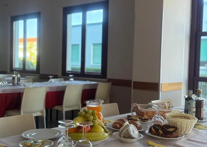 Paola ベラーリア・イジェア・マリーナ