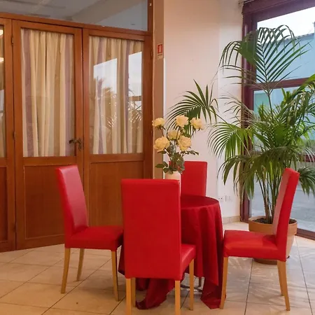 Paola بيلاريا-إيجيا مارينا