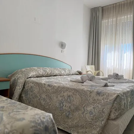 Отель Paola 3*